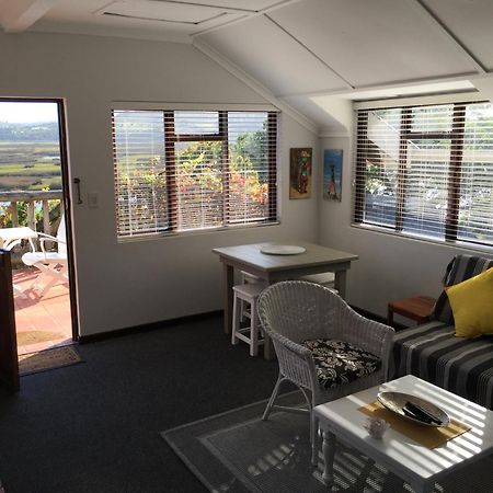 Moonriver Self Catering Plettenbergbaai Kamer foto