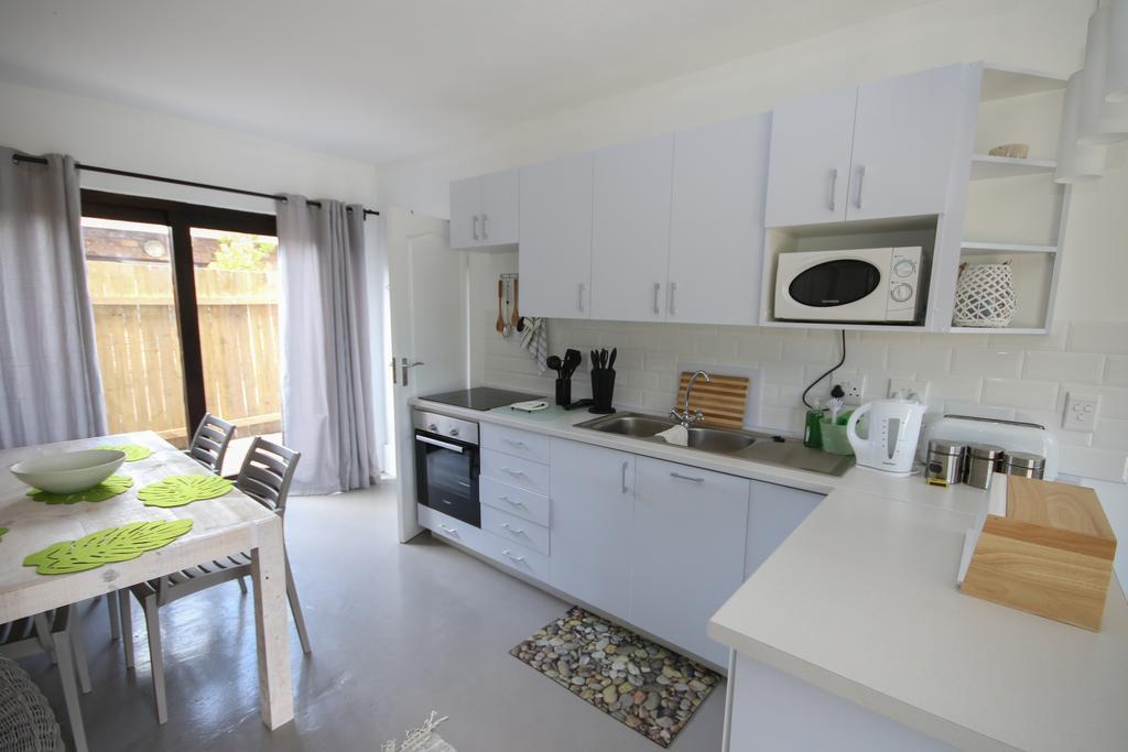 Moonriver Self Catering Plettenbergbaai Buitenkant foto